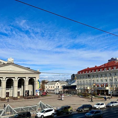Lux Apartments In The City Center With A Coffee Machine, View Of A Theater, Near Zlata Plaza Rivne Esterno foto