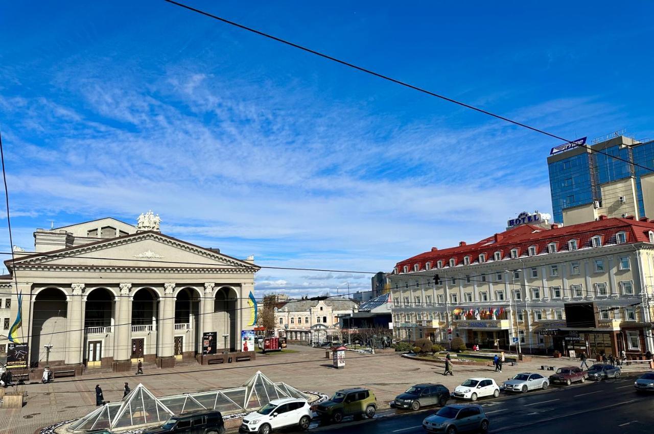 Lux Apartments In The City Center With A Coffee Machine, View Of A Theater, Near Zlata Plaza Rivne Esterno foto