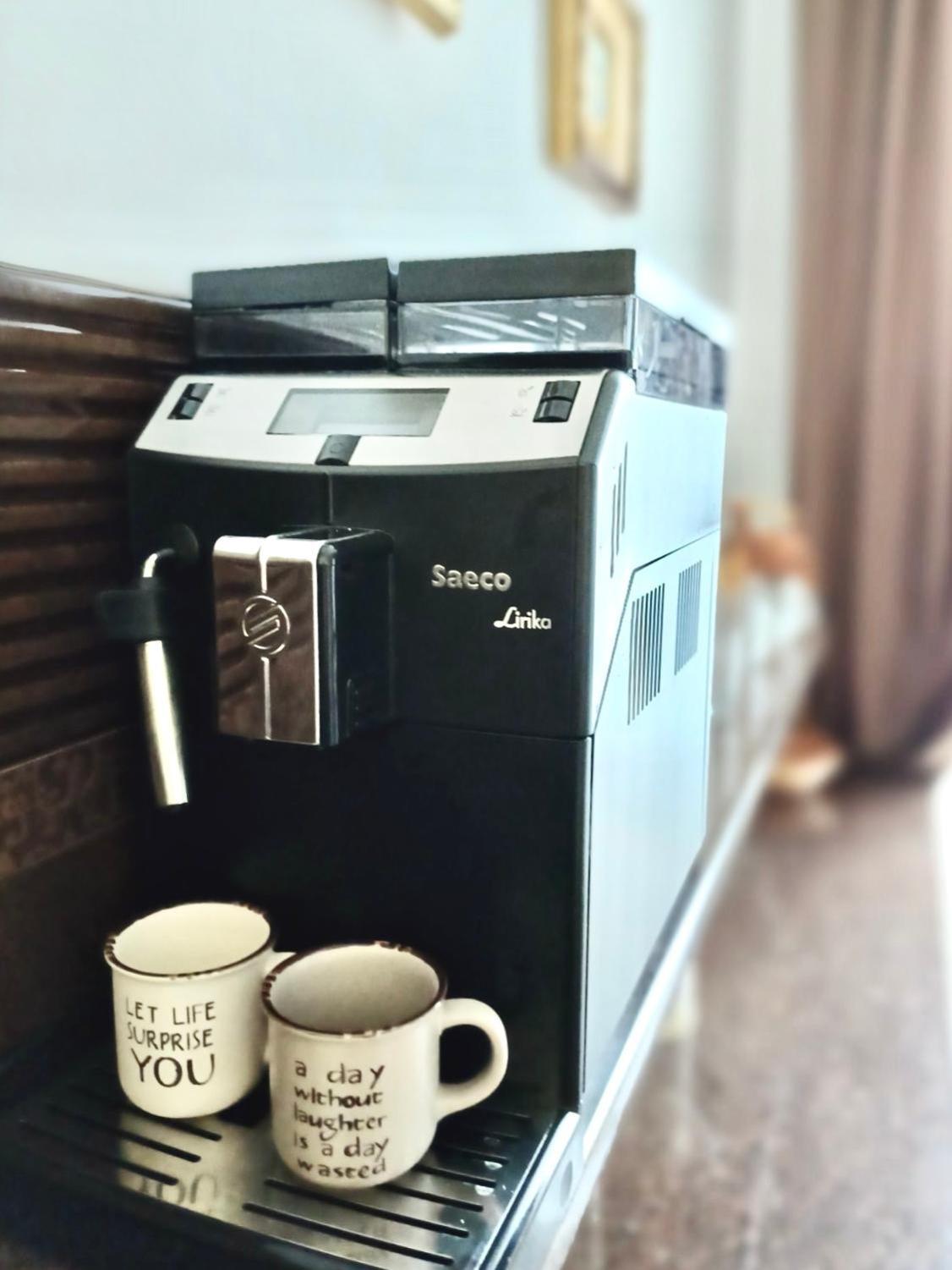 Lux Apartments In The City Center With A Coffee Machine, View Of A Theater, Near Zlata Plaza Rivne Esterno foto