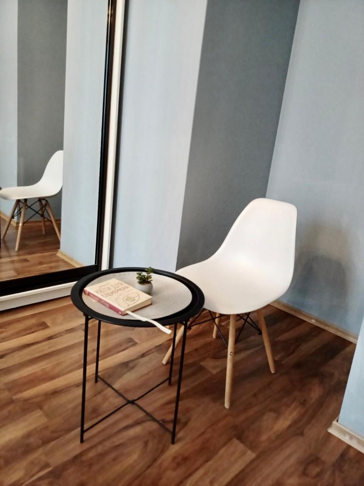 Lux Apartments In The City Center With A Coffee Machine, View Of A Theater, Near Zlata Plaza Rivne Esterno foto